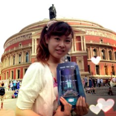 With the Doctor Who Prom pamphlet, in front of the beautiful the Royal Albert Hall♪ The concert was AMAZING ‪#‎DoctorWhoProm‬ ‪#‎BBCproms‬ ‪#‎DoctorWho‬ http://instagram.com/p/bv-Mp9O3zs/